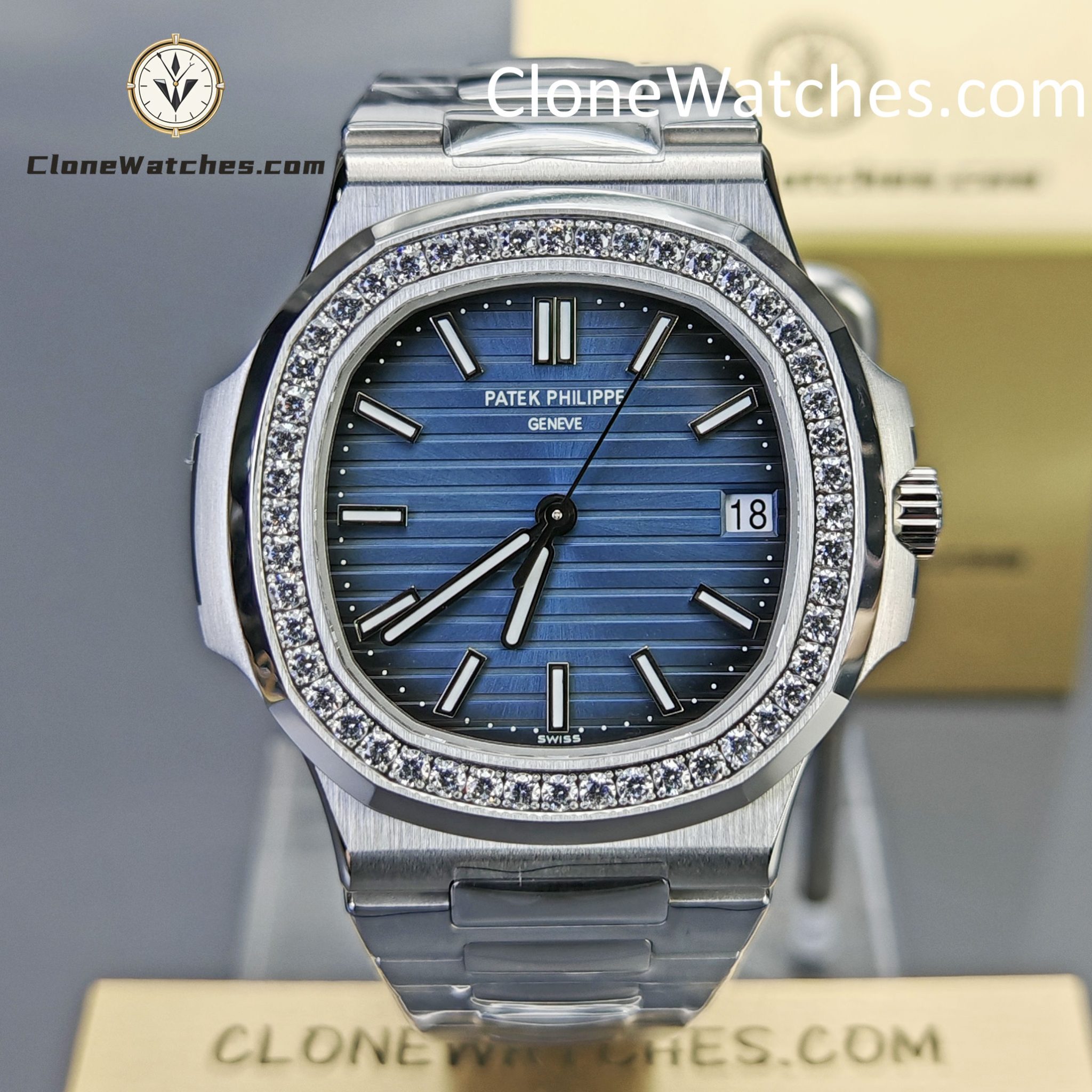 Patek Philippe Super Clone Watches 1:1 Nautilus 5713 Blue Dial Diamond