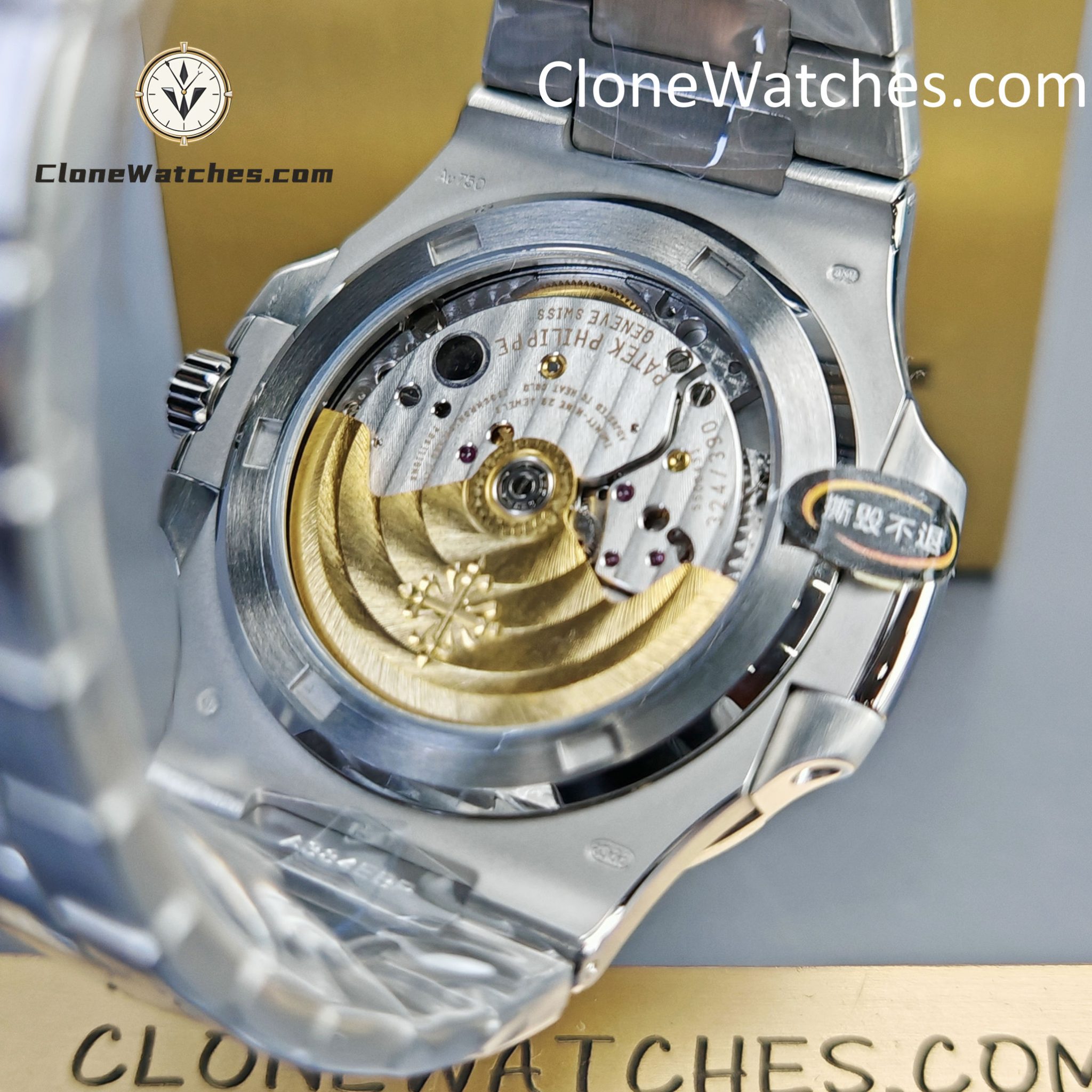 Patek Philippe Super Clone Watches 1:1 Nautilus 5713 Blue Dial Diamond - Image 12